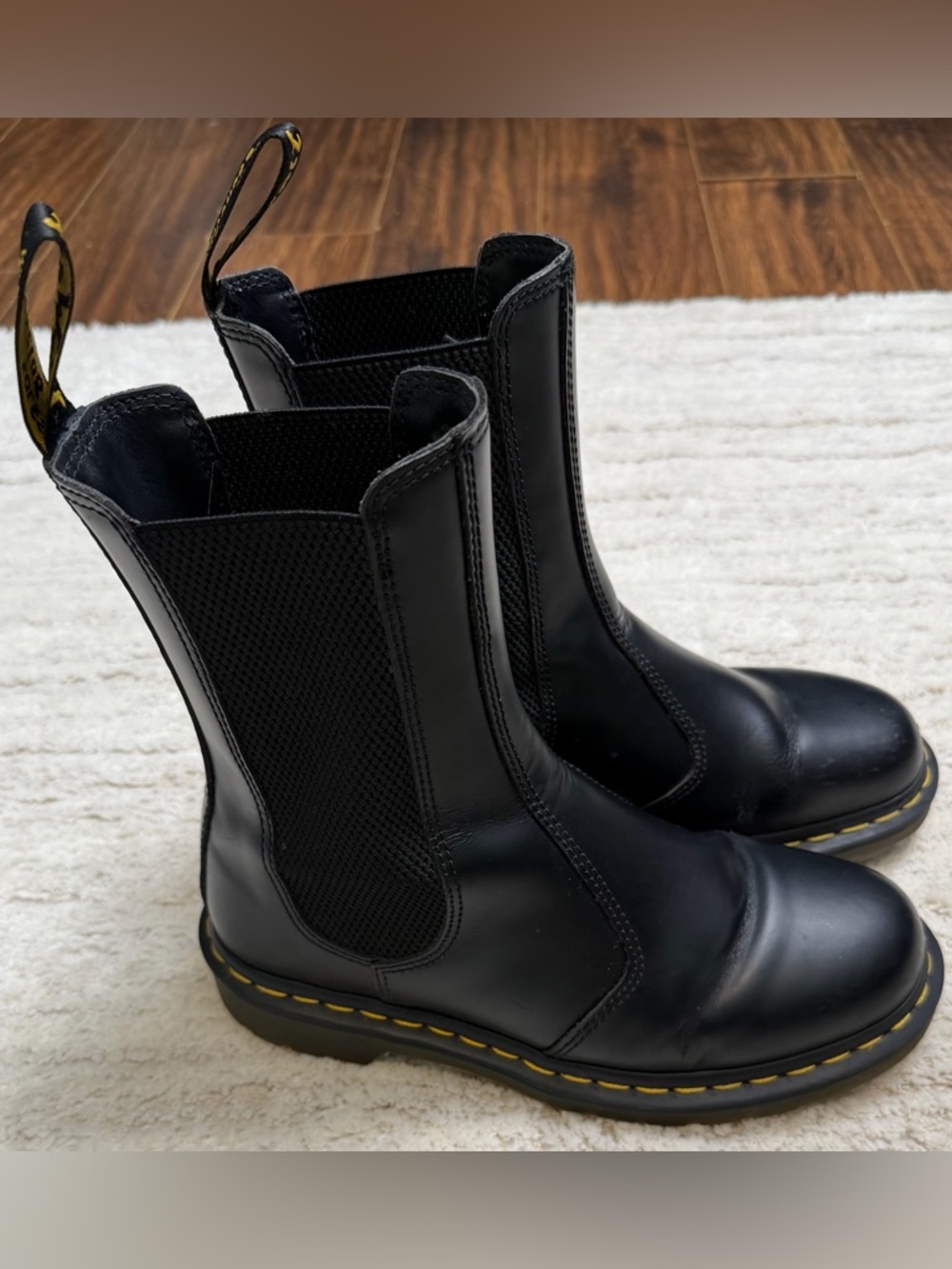 ✨Dr. Martens Black Leather Chelsea Boots